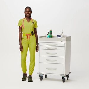 Figs limeade Catarina medium top & Zamora Joggers Small.